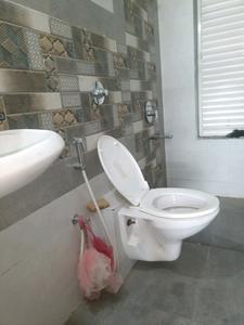 Common Bathroom Image of 1230 Sq.ft 2 BHK Apartment / Flat for rent in Hiranandani Crystal Court Co Operative Housing Society, Kharghar Navi Mumbai for Rs. 46000