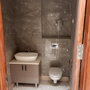 Image of 1100 Sq.ft 3 BHK Builder Floor for sale in RWA Shalimar Bagh BK 1 Block, Shalimar Bagh, New Delhi for Rs. 15000000