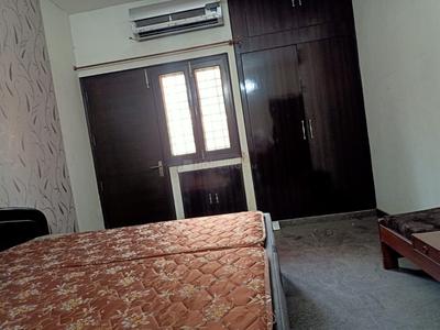 Bedroom Image of 1650 Sq.ft 3 BHK Apartment / Flat for sale in DDA Flats Sarita Vihar, Sarita Vihar New Delhi for Rs. 35500000