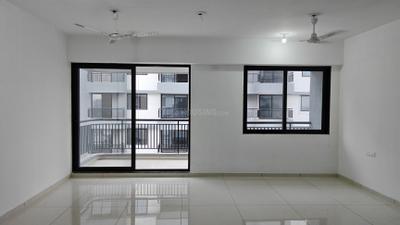 Living Room Image of 1500 Sq.ft 3 BHK Apartment / Flat for rent in Lilleria Oakwoods, Vadsar Vadodara for Rs. 26000