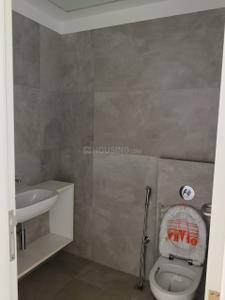 Bathroom Image of 1650 Sq.ft 3 BHK Apartment / Flat for rent in Clover Highlands, Kondhwa Pune for Rs. 55000