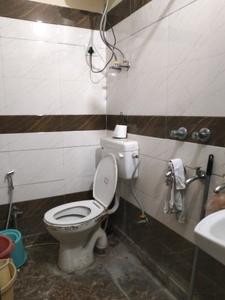 Common Bathroom Image of 680 Sq.ft 2 BHK Builder Floor for sale in Patparganj New Delhi for Rs. 7000000