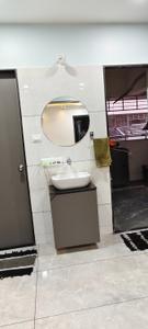 Bathroom Image of 1150 Sq.ft 2 BHK Apartment / Flat for sale in Varni Siddheshwar Heights, Mota Varachha Surat for Rs. 5300000