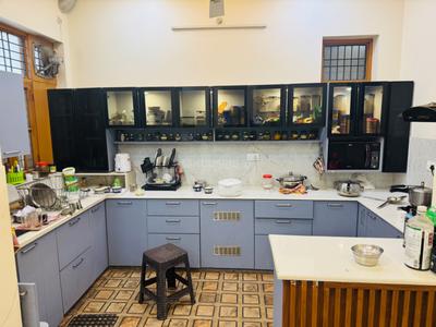 Kitchen Image of 2500 Sq.ft 3 BHK Builder Floor for rent in Gomti Nagar Lucknow for Rs. 60000