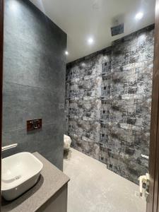 Bathroom Image of 1800 Sq.ft 3 BHK Apartment / Flat for rent in Swaraj Homes Surya Apartment Pocket A 11, Kalkaji Extension New Delhi for Rs. 70000