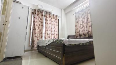 Bedroom Image of 910 Sq.ft 1 BHK Apartment / Flat for rent in Makarba Ahmedabad for Rs. 22000
