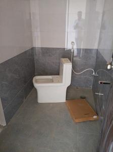 Common Bathroom Image of 3000 Sq.ft 4 BHK Builder Floor for rent in DSR Reganti, Hitech City Hyderabad for Rs. 100000