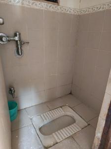 Common Bathroom Image of 570 Sq.ft 1 BHK Apartment / Flat for rent in Magarpatta Heliconia, Hadapsar Pune for Rs. 31000