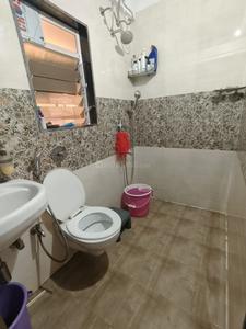 Bathroom Image of 850 Sq.ft 2 BHK Apartment / Flat for rent in Vedant Shree Gopinath Sublime, Kalwa Thane for Rs. 45000
