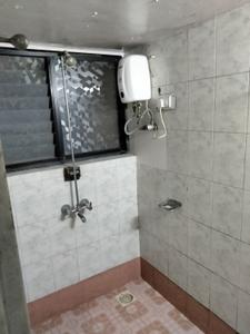 Bathroom Image of 600 Sq.ft 1 BHK Apartment / Flat for rent in Shivaji Nagar Pune for Rs. 25000