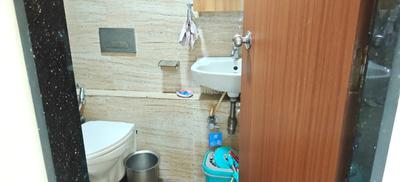 Image of 650 Sq.ft 1 BHK Apartment / Flat for rent in Royal Oasis, Malad West, Mumbai for Rs. 42000
