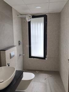 Bathroom Image of 1920 Sq.ft 3 BHK Apartment / Flat for rent in Nungambakkam Chennai for Rs. 200000