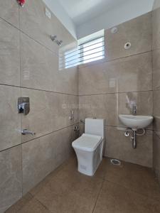 Bathroom Image of 650 Sq.ft 1 BHK Apartment / Flat for rent in Indira Nagar Bengaluru for Rs. 38100