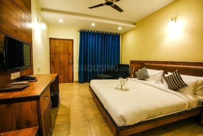 Bedroom Image of 3000 Sq.ft 4 BHK Builder Floor for rent in Pitampura New Delhi for Rs. 125000