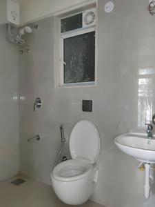 Common Bathroom Image of 500 Sq.ft 1 BHK Apartment / Flat for rent in Swastik Platinum, Vikhroli East Mumbai for Rs. 42000