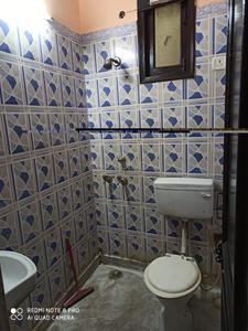 Bathroom Image of 900 Sq.ft 1 BHK Independent House for rent in Garhi New Delhi for Rs. 16000