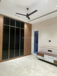 Bedroom Image of 2160 Sq.ft 4 BHK Builder Floor for sale in Yojana Vihar RWA, Anand Vihar New Delhi for Rs. 40000000