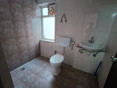 Bathroom Image of 1715 Sq.ft 3 BHK Apartment / Flat for rent in Pardesi Ushay Tower, Kundli Sonipat for Rs. 22000