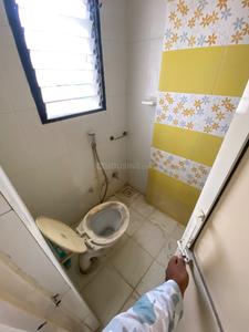 Bathroom Image of 1400 Sq.ft 3 BHK Apartment / Flat for rent in Gangapur Nashik for Rs. 30000