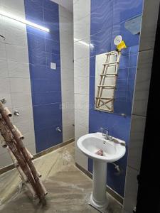 Bathroom Image of 800 Sq.ft 2 BHK Builder Floor for rent in Jhilmil Colony New Delhi for Rs. 20000