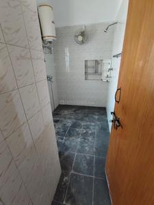 Bathroom Image of 1100 Sq.ft 2 BHK Apartment / Flat for rent in DDA RWA Munirka DDA Flats, Vasant Vihar New Delhi for Rs. 50000
