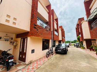 Image of 1500 Sq.ft 4 BHK Apartment / Flat for rent in Vadsar, Vadodara for Rs. 22000