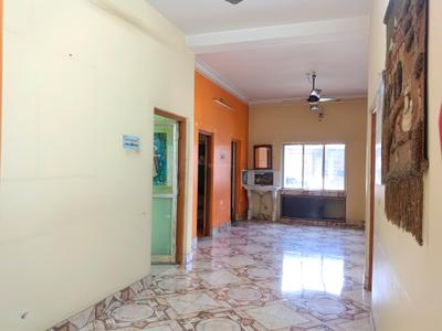 Living Room Image of 900 Sq.ft 2 BHK Builder Floor for rent in Thakurpukur Kolkata for Rs. 15000