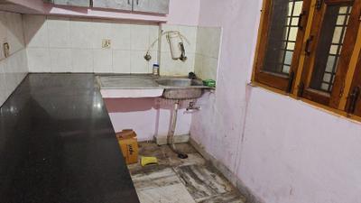 Kitchen Image of 1200 Sq.ft 2 BHK Apartment / Flat for rent in Hazratganj Lucknow for Rs. 24000