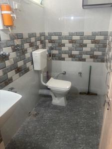 Bathroom Image of 2200 Sq.ft 2 BHK Builder Floor for rent in Manjalpur Vadodara for Rs. 20000