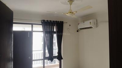Bedroom Image of 1810 Sq.ft 3 BHK Apartment / Flat for rent in Cosmos Express 99, Sector 99 Gurgaon for Rs. 32000