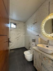 Bathroom Image of 1500 Sq.ft 4 BHK Builder Floor for sale in Palam Vihar Gurgaon for Rs. 19000000