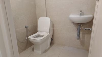 Bathroom Image of 450 Sq.ft 1 BHK Apartment / Flat for rent in Nagavara Bengaluru for Rs. 26000