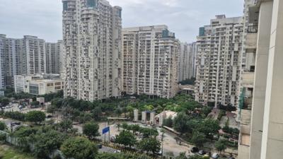 Image of 1100 Sq.ft 2.5 BHK Apartment / Flat for rent in Sethi Max Royal, Sector 76, Noida for Rs. 28500