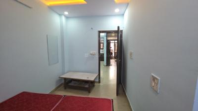 Bedroom Image of 400 Sq.ft 1 BHK Builder Floor for rent in Pitampura New Delhi for Rs. 22900