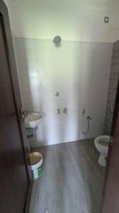 Bathroom Image of 550 Sq.ft 1 BHK Independent House for rent in Kochadai Madurai for Rs. 7500