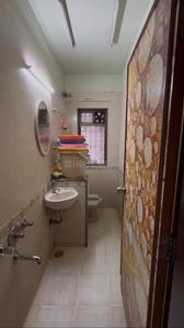 Bathroom Image of 2200 Sq.ft 4 BHK Apartment / Flat for sale in Sarkar Residency, Byculla Mumbai for Rs. 75000000