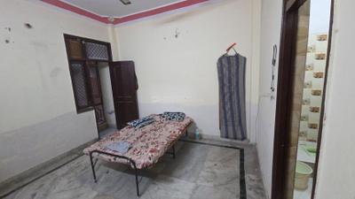Bedroom Image of 900 Sq.ft 2 BHK Builder Floor for sale in Laxmi Nagar New Delhi for Rs. 5500000