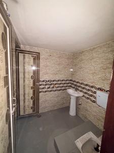 Bathroom Image of 800 Sq.ft 2 BHK Independent House for rent in Sun City Vistaar Bareilly for Rs. 12000