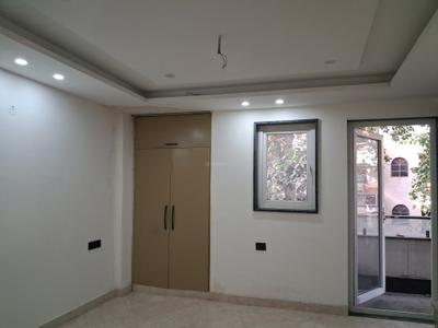 Bedroom Image of 1250 Sq.ft 2 BHK Builder Floor for rent in Kirti Nagar New Delhi for Rs. 45000