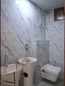 Common Bathroom Image of 1550 Sq.ft 3 BHK Apartment / Flat for sale in Sector 104 Noida for Rs. 7100000