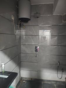 Bathroom Image of 560 Sq.ft 1 BHK Builder Floor for rent in Sector 6 Rohini New Delhi for Rs. 21000