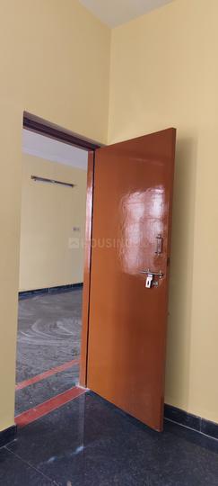 Uma Building Bedroom 1