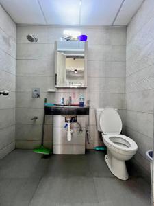 Bathroom Image of 650 Sq.ft 1.5 BHK Apartment / Flat for sale in Kalpataru Paramount, Thane West Thane for Rs. 12700000