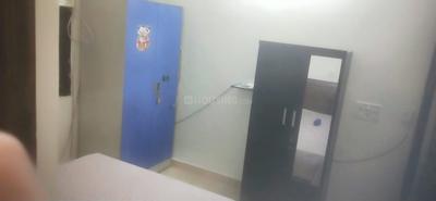 Bedroom Image of 720 Sq.ft 2 BHK Builder Floor for rent in Shalimar Bagh New Delhi for Rs. 28000