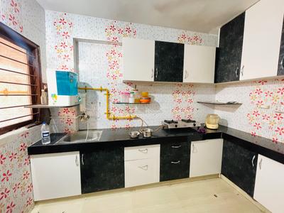 Kitchen Image of 1766 Sq.ft 3 BHK Apartment / Flat for rent in Shivalik Sachin Tower, Shyamal Ahmedabad for Rs. 32000