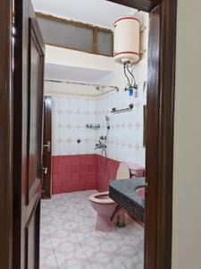 Image of 1800 Sq.ft 2.5 BHK Builder Floor for rent in Sector 41, Noida for Rs. 33000