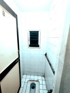 Bathroom Image of 600 Sq.ft 1 BHK Apartment / Flat for rent in Hingne Khurd Pune for Rs. 12000
