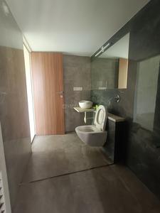 Bathroom Image of 1250 Sq.ft 3 BHK Apartment / Flat for sale in Dadar East Mumbai for Rs. 52500000
