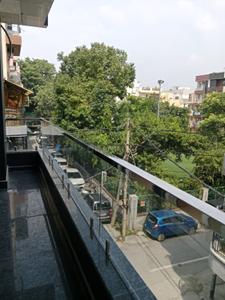 Balcony Image of 900 Sq.ft 3 BHK Builder Floor for rent in Janakpuri New Delhi for Rs. 33000