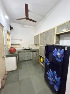 Kitchen Image of 900 Sq.ft 1 BHK Apartment / Flat for rent in Paldi Ahmedabad for Rs. 18000